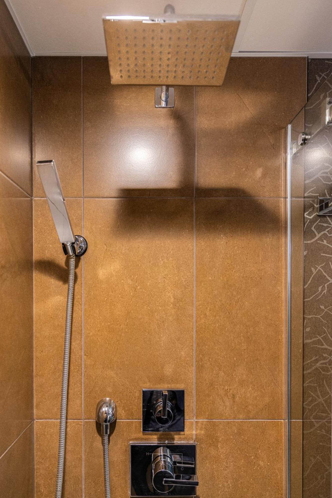 Hotel Blackfoot YYC Esterno foto