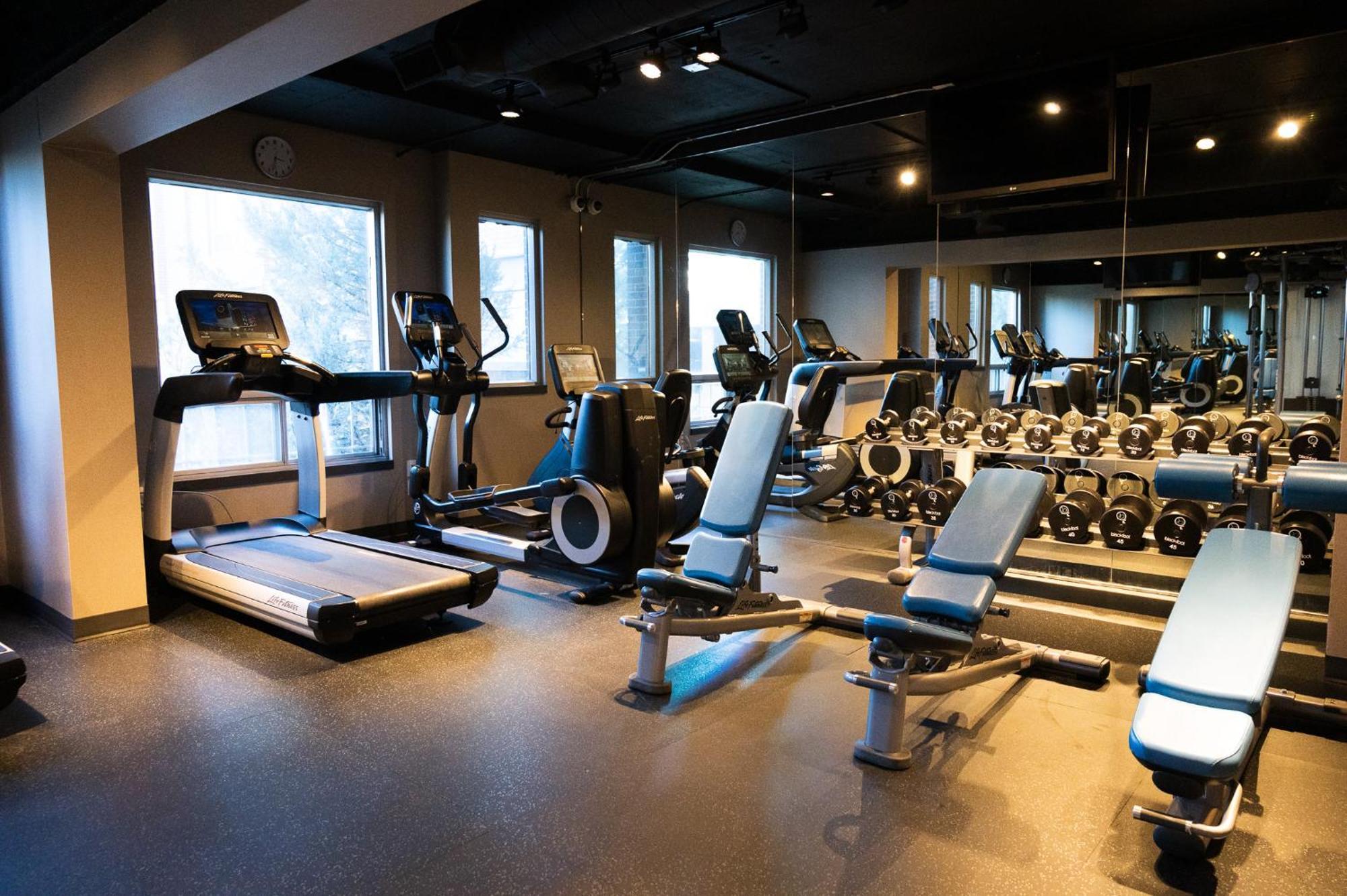 Hotel Blackfoot YYC Esterno foto